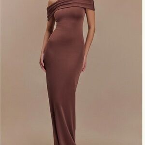 MESHKI- Cassandra Off Shoulder Slinky Maxi Dress